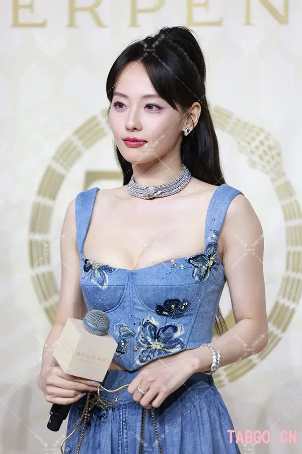 张嘉倪宝格丽