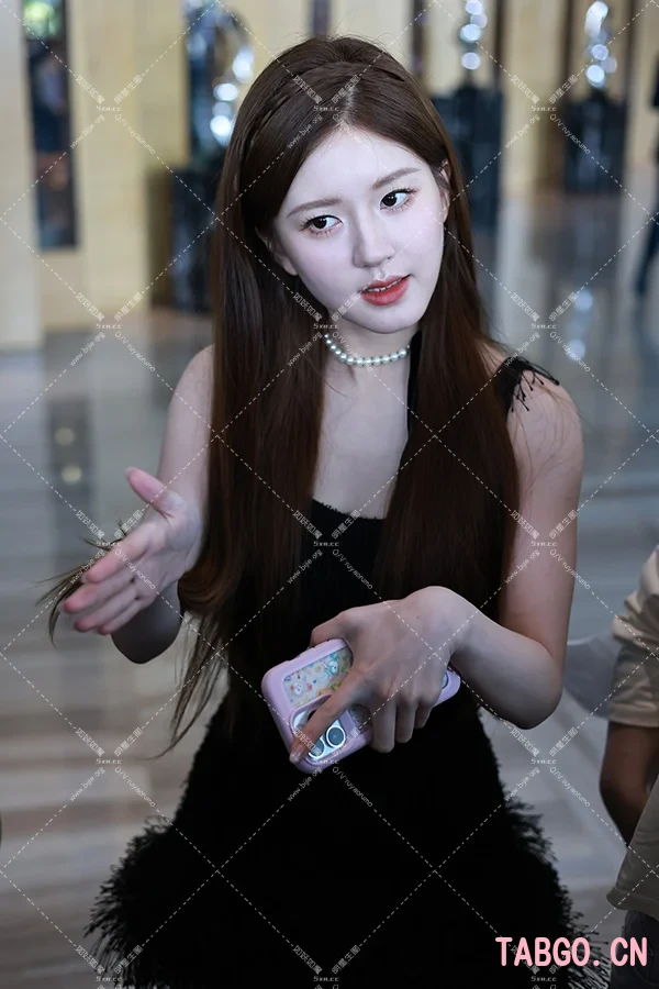 赵露思 陈卓璇 上班路透