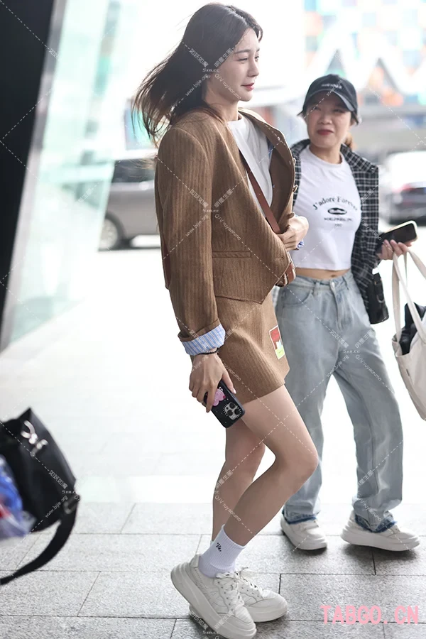 【已出】沈梦辰上班