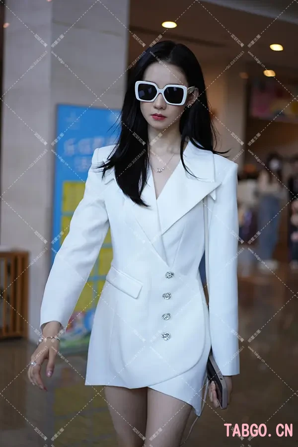 张艺凡