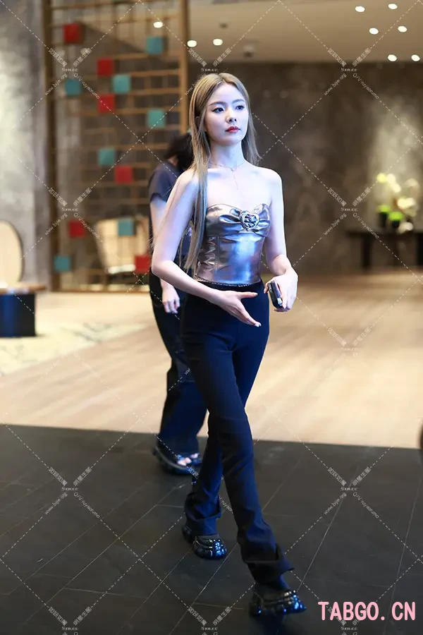 【已出】陈卓璇上班兰蔻第一套造型