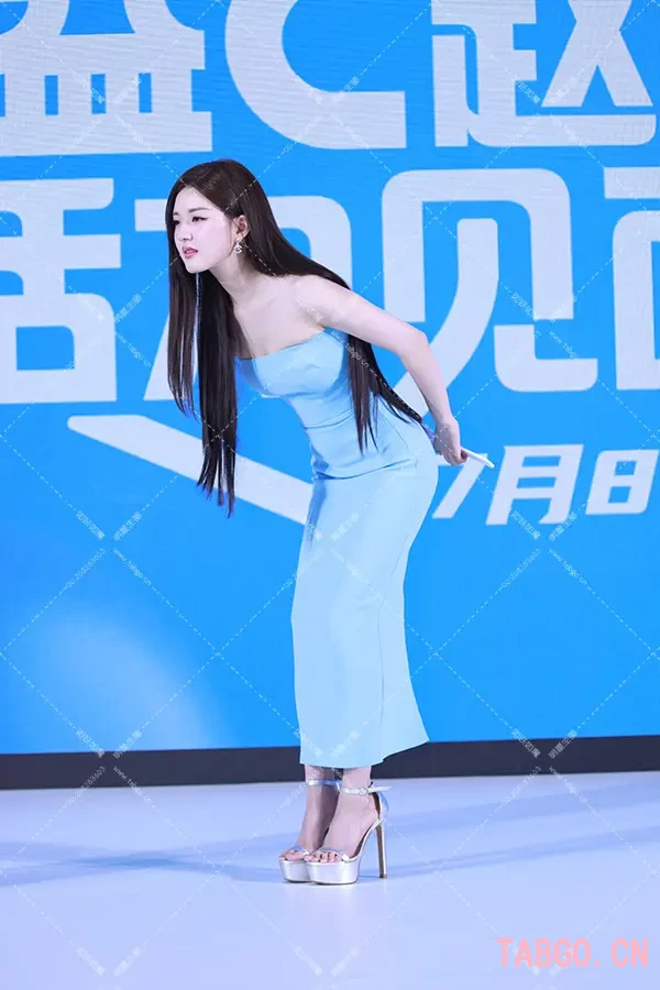 【已出】赵露思见面会高跟