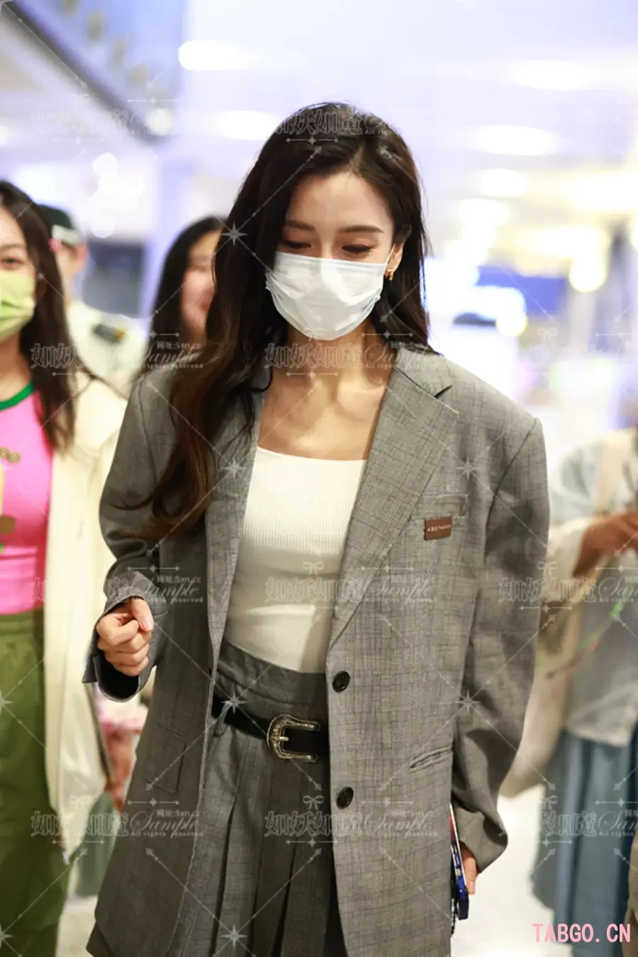 baby录制衣服SHA出发（戴口罩部分）