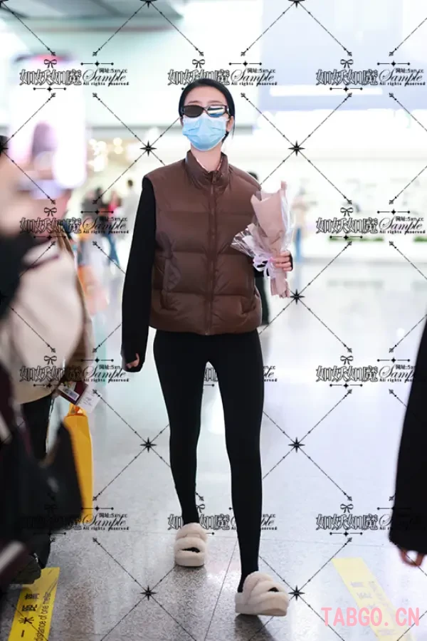 【已出】赵小棠pek到达