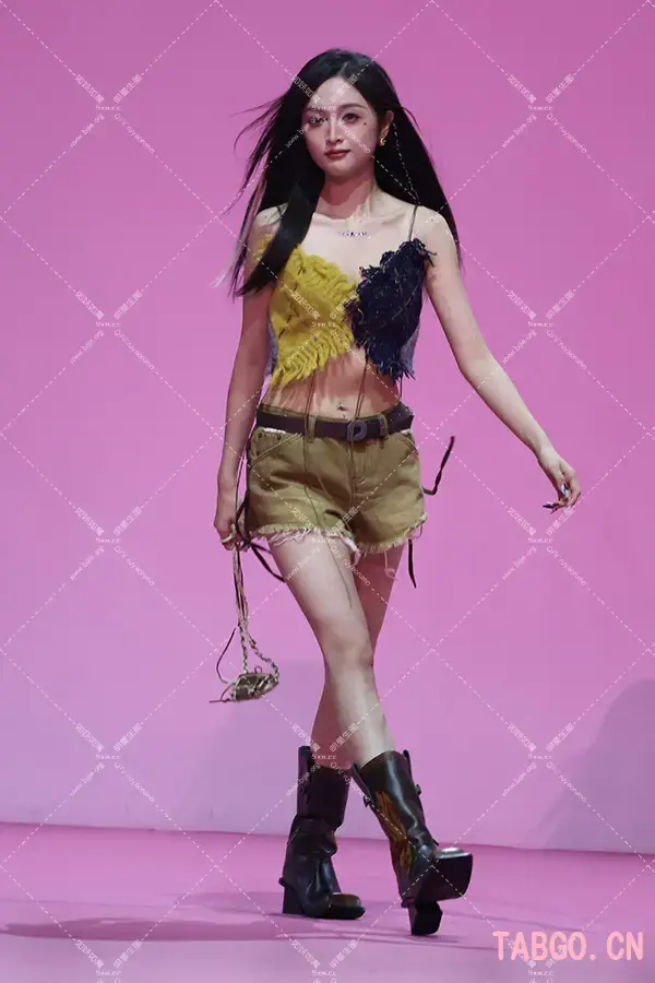 吴宣仪走秀