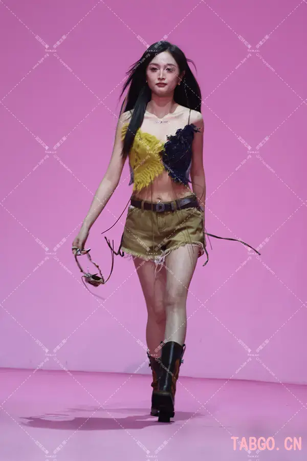 吴宣仪走秀