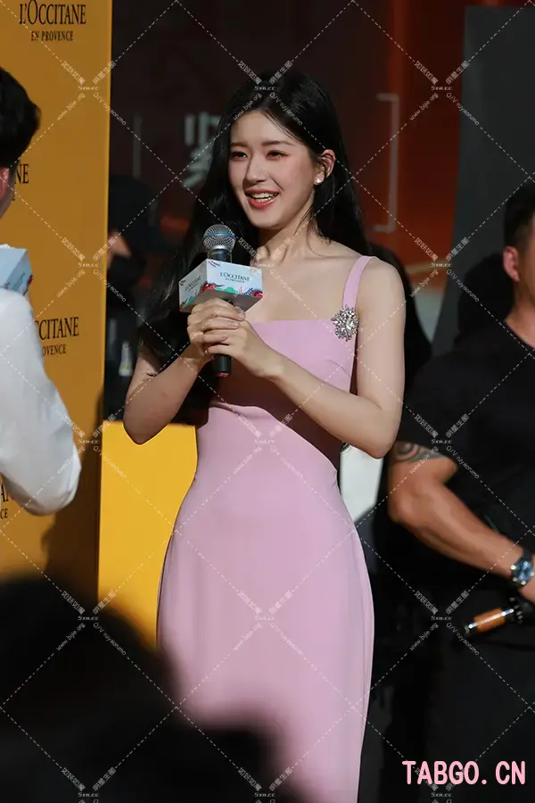 赵露思 欧舒丹 站台