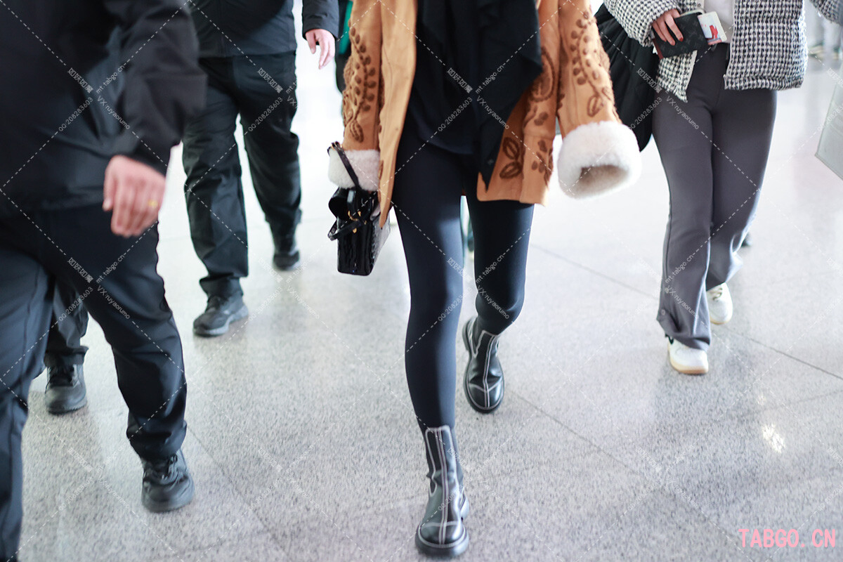 【已出】刘亦菲今天国际出发去时装周