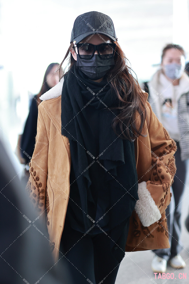 【已出】刘亦菲今天国际出发去时装周