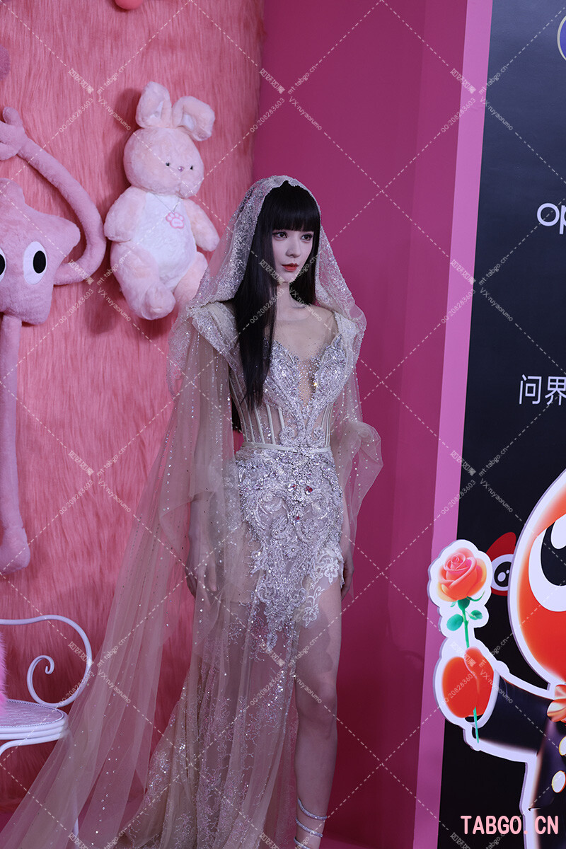 张予曦微博之夜红毯