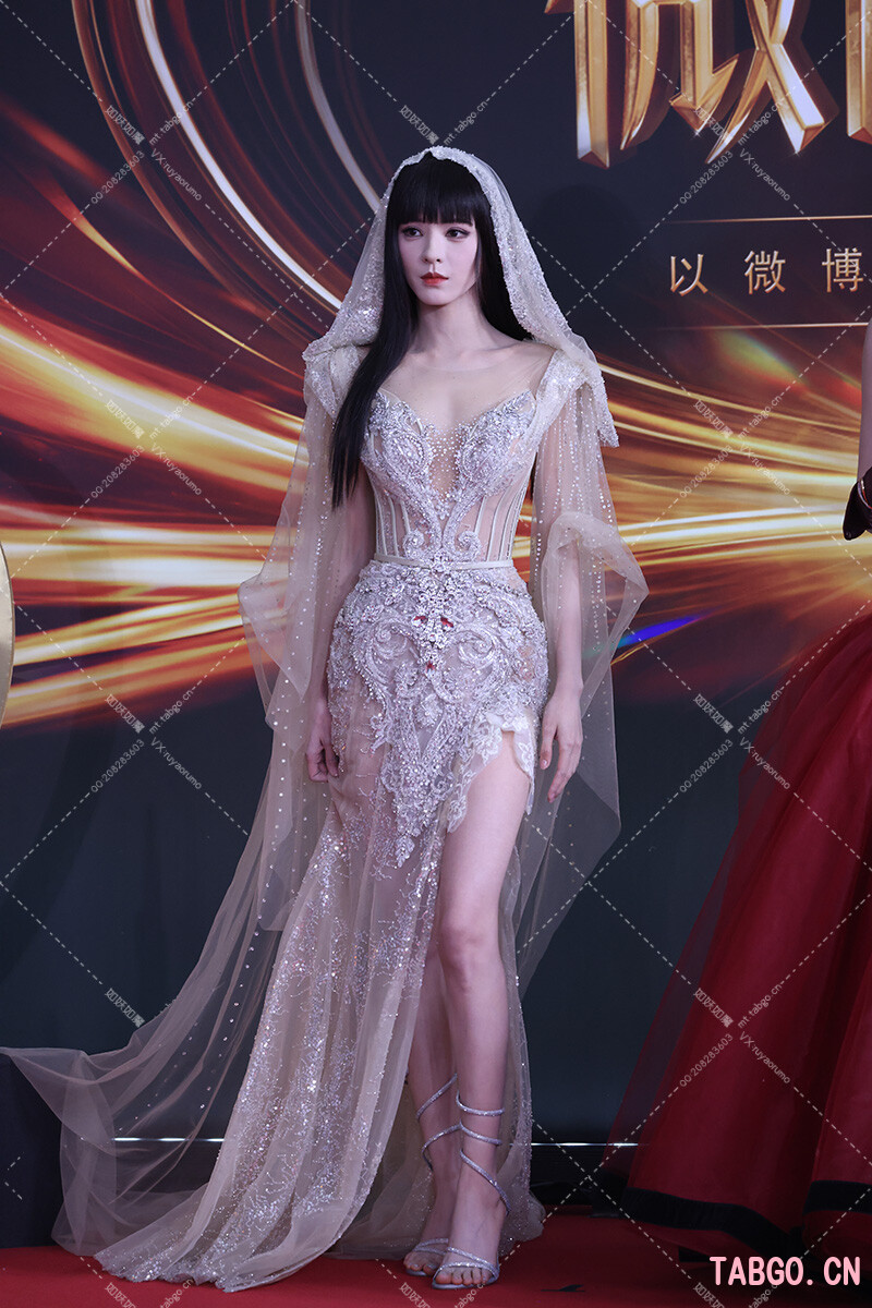 张予曦微博之夜红毯