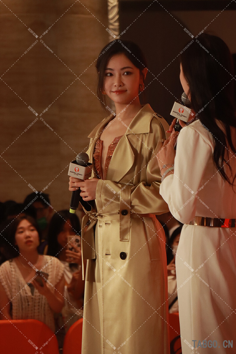 许佳琪佛山沪上阿姨新店开张站台