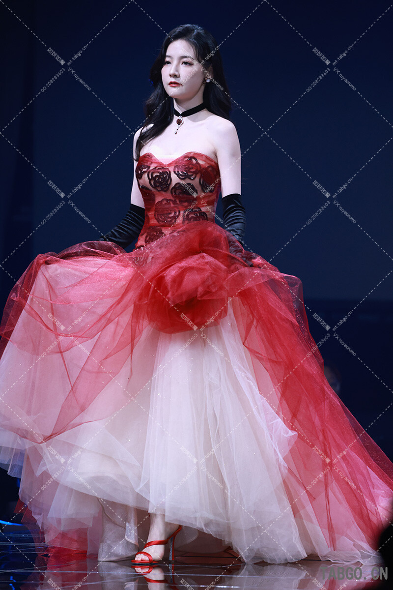 【已出】赵粤风尚大典嘉宾走T台红色（特写）