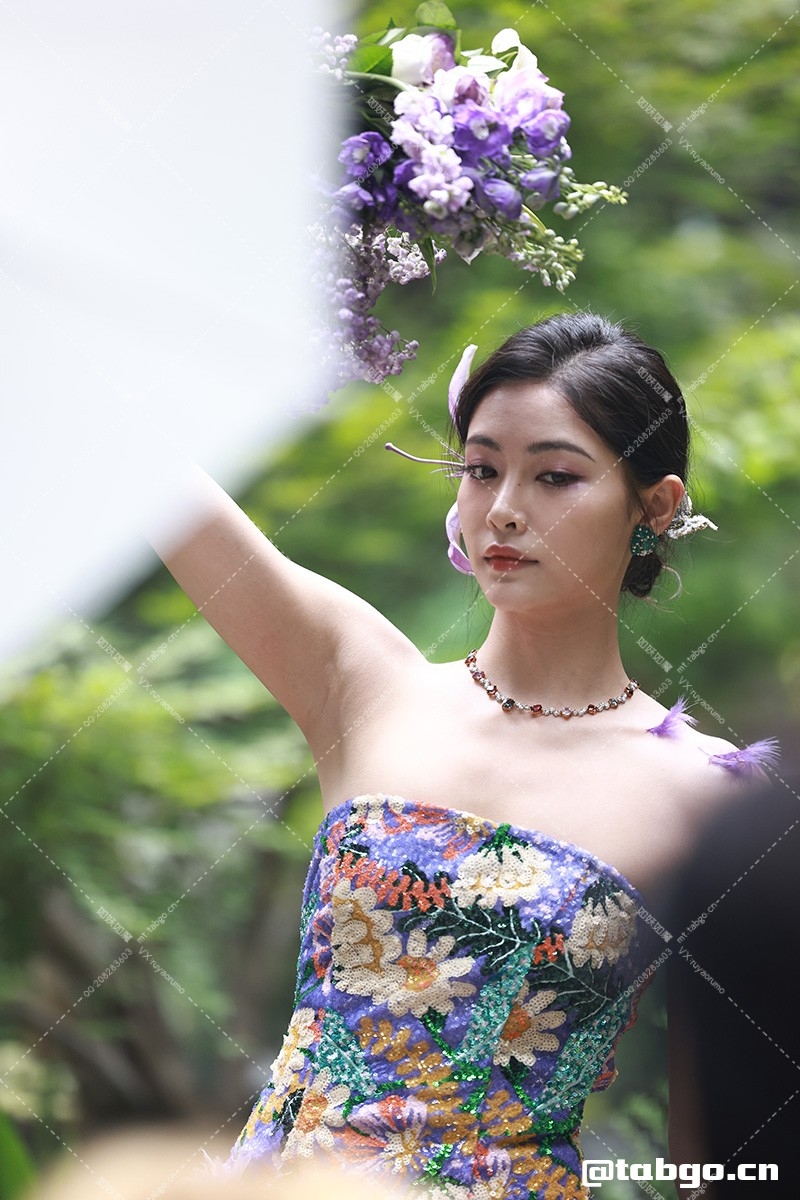 【已出】许佳琪费加罗外拍