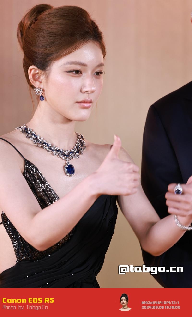 【已出】赵露思宝格丽红毯