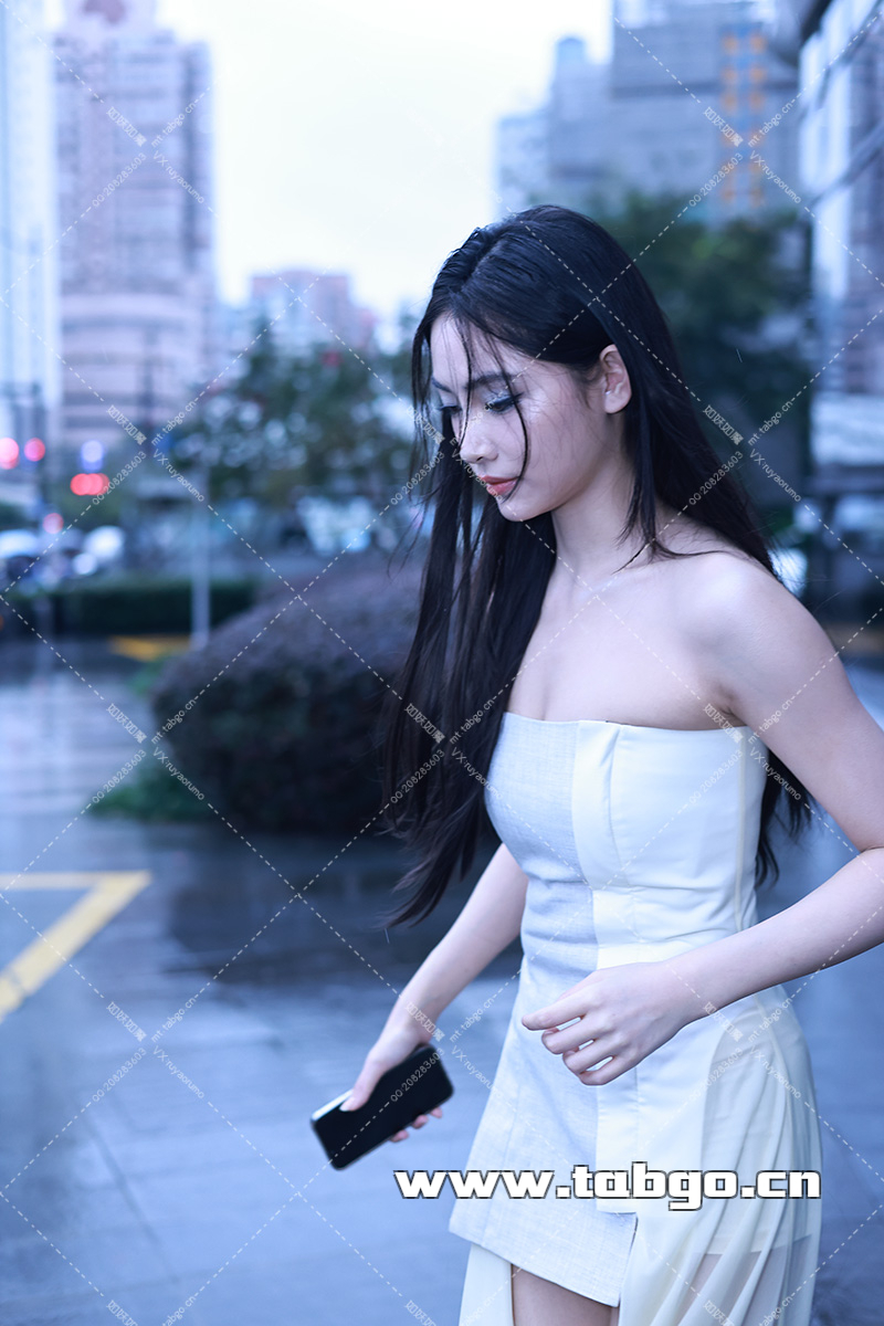 许佳琪 241016时装周 上班