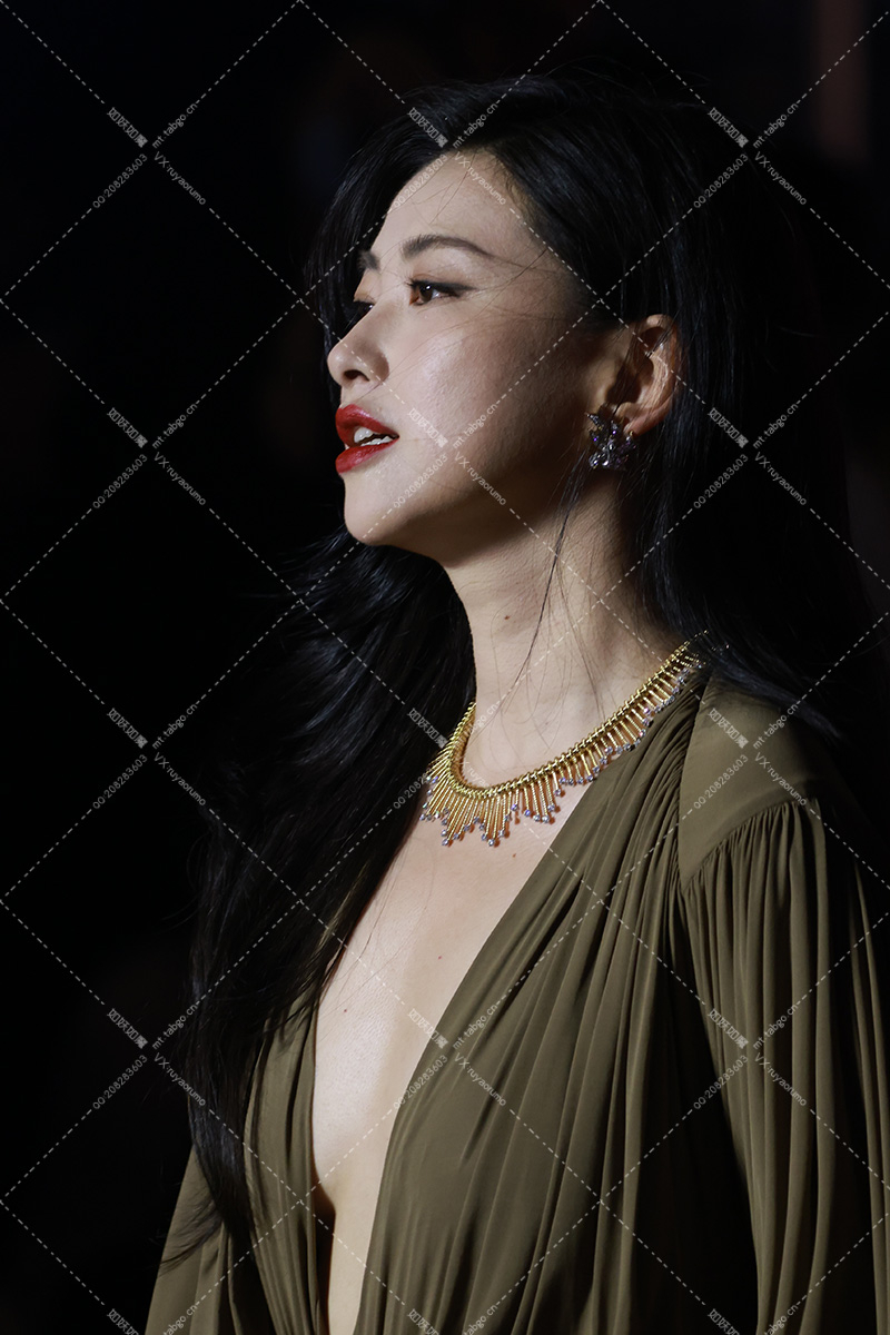 【已出】朱珠 vogue走秀