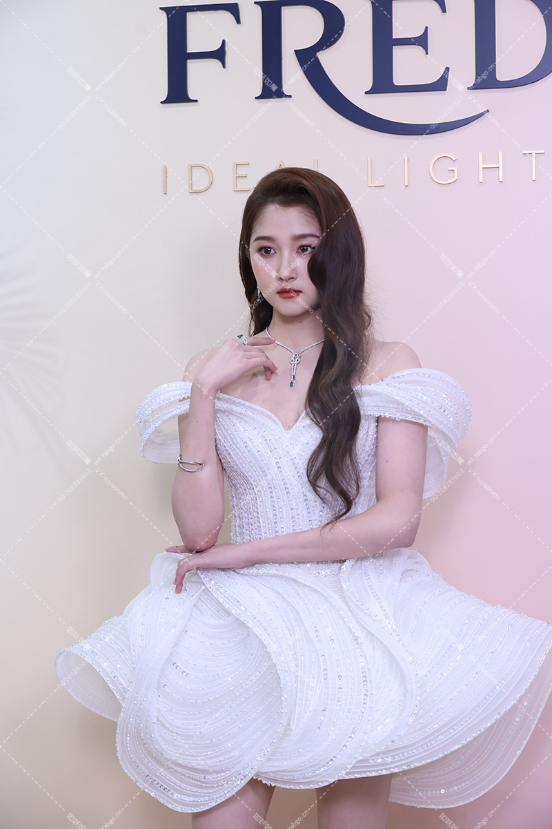 【已出】关晓彤FRED红毯