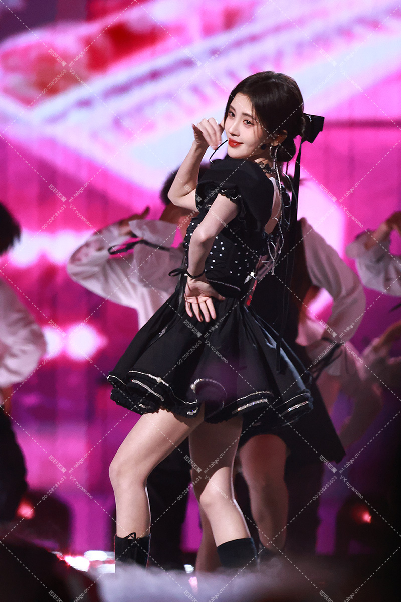鞠婧祎