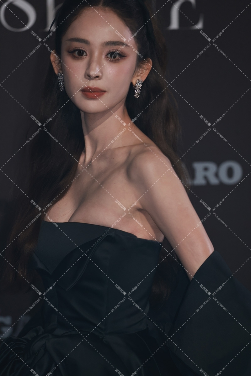 【已出】古力娜扎 费加罗红毯 机位三