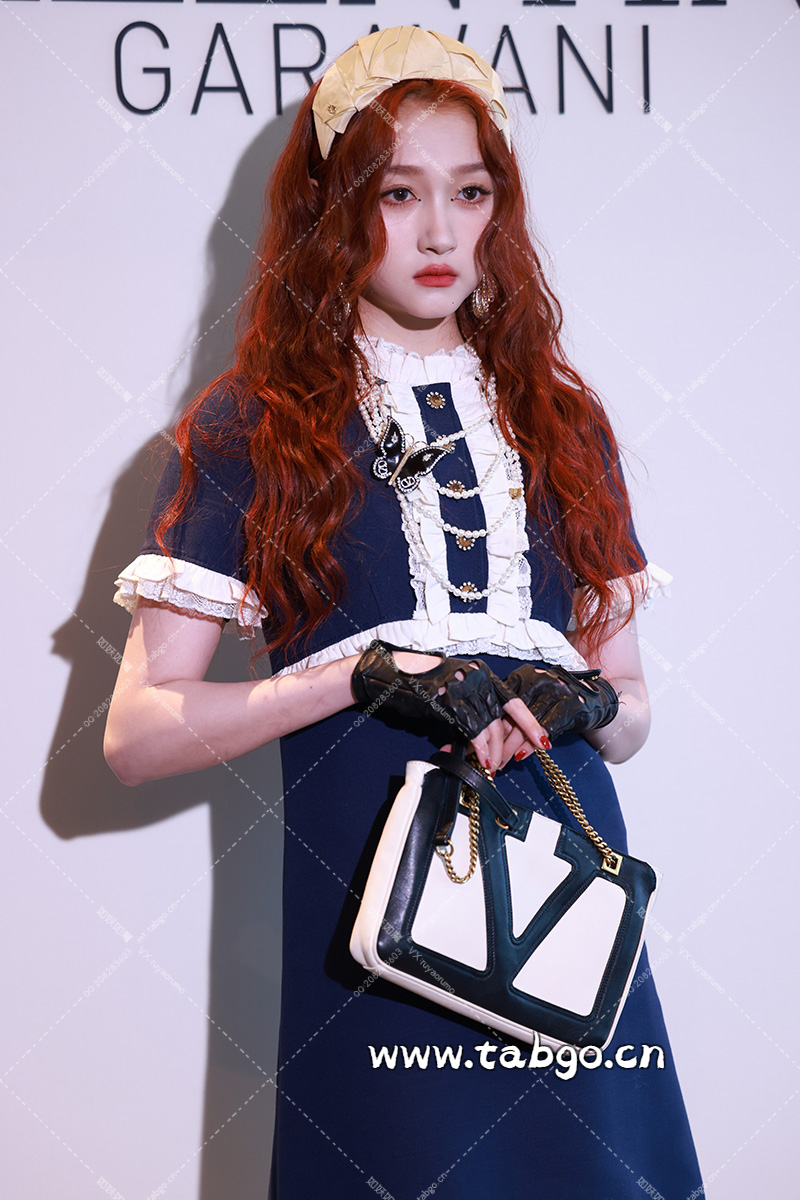 关晓彤 华伦天奴