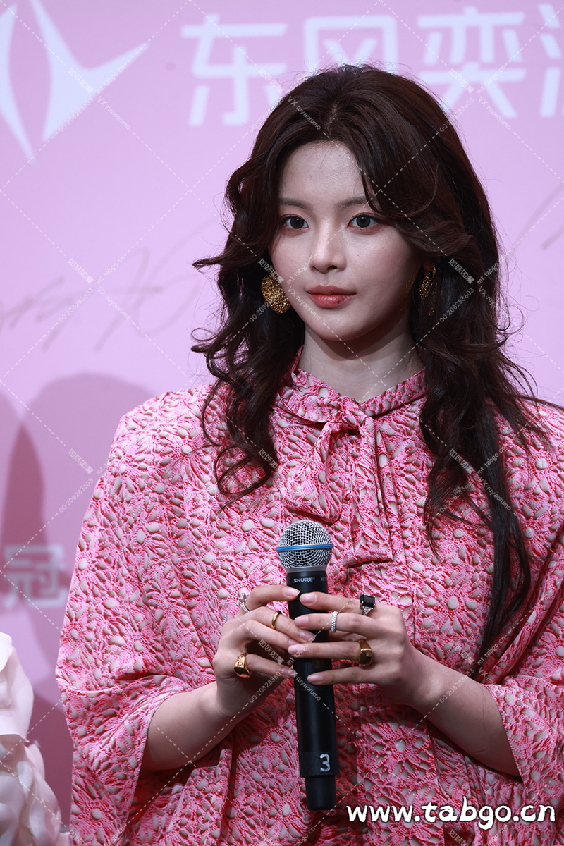 【已出】杨超越 爱奇艺尖叫之夜红毯 机位二