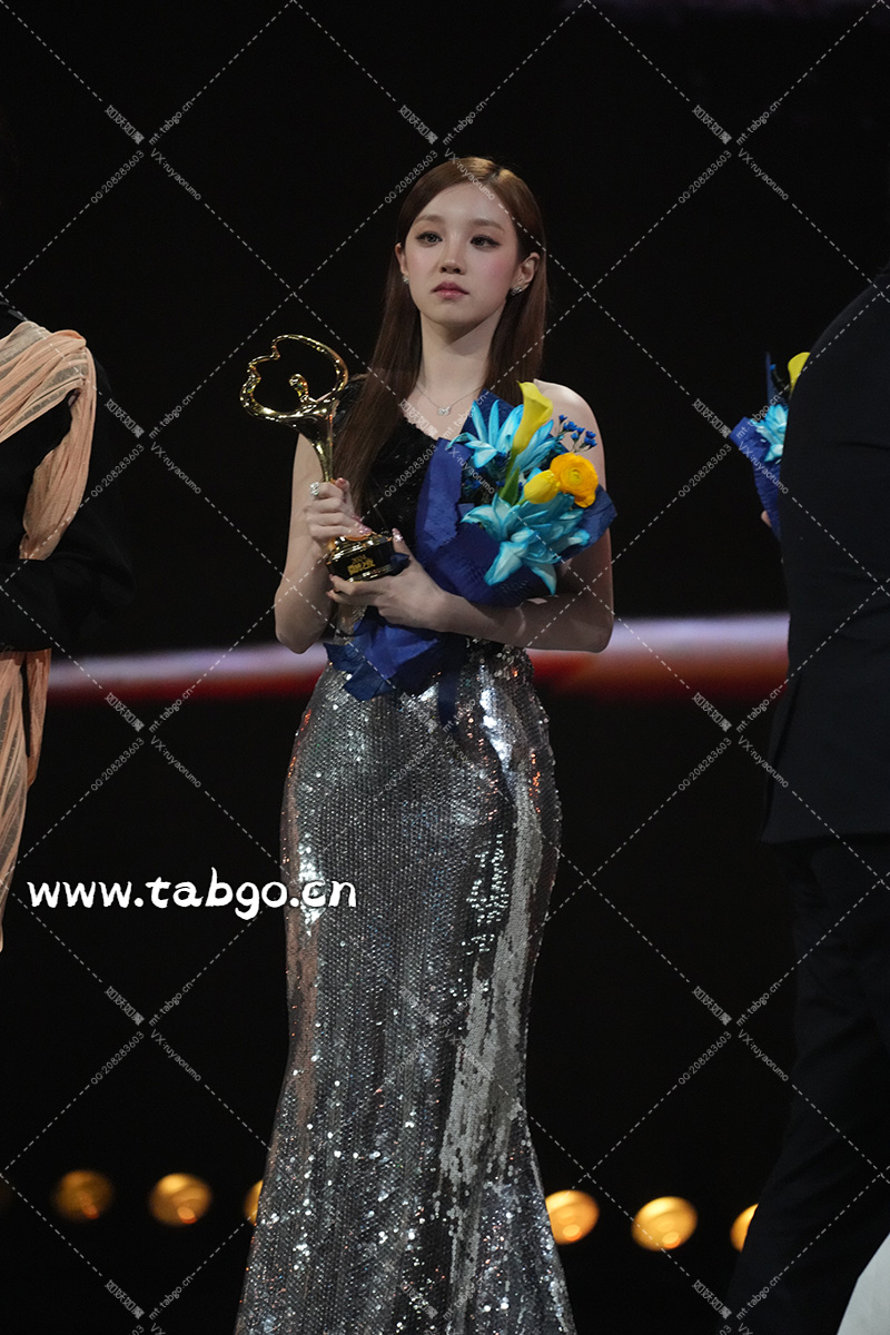 宋雨琦 微博之夜领奖