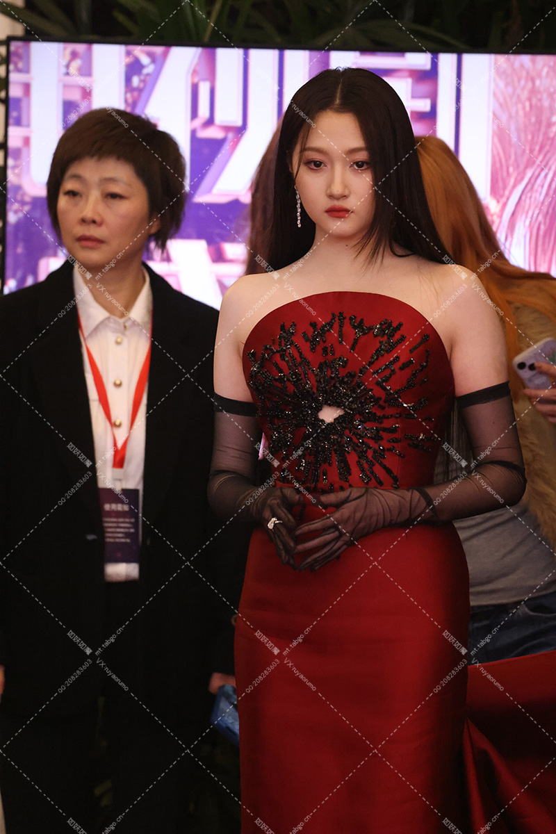 关晓彤 (2).jpg