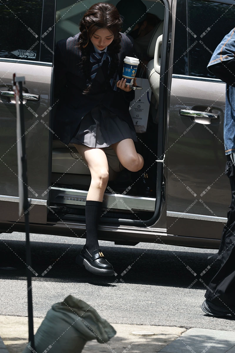 img_681360bfcef351.31359594.webp