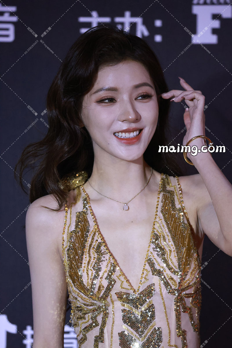 【已出】张予曦费加罗红毯二