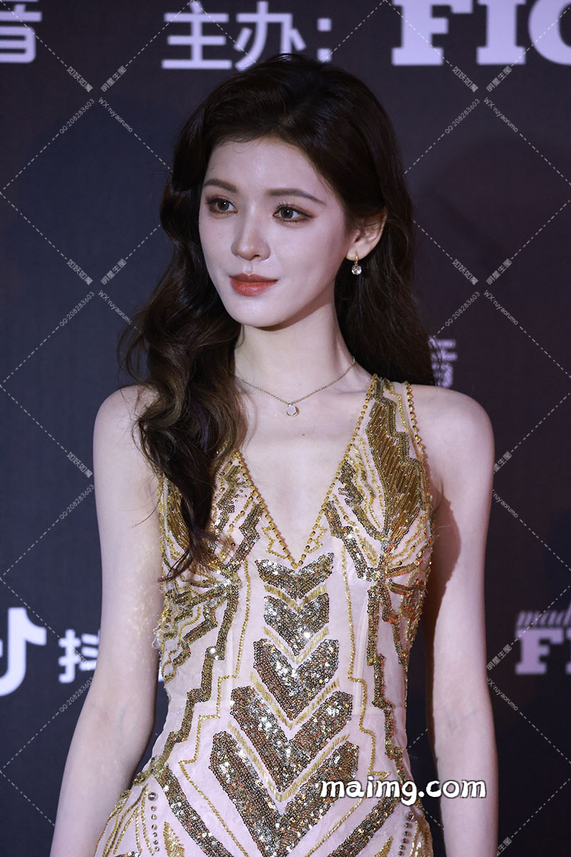 【已出】张予曦费加罗红毯二