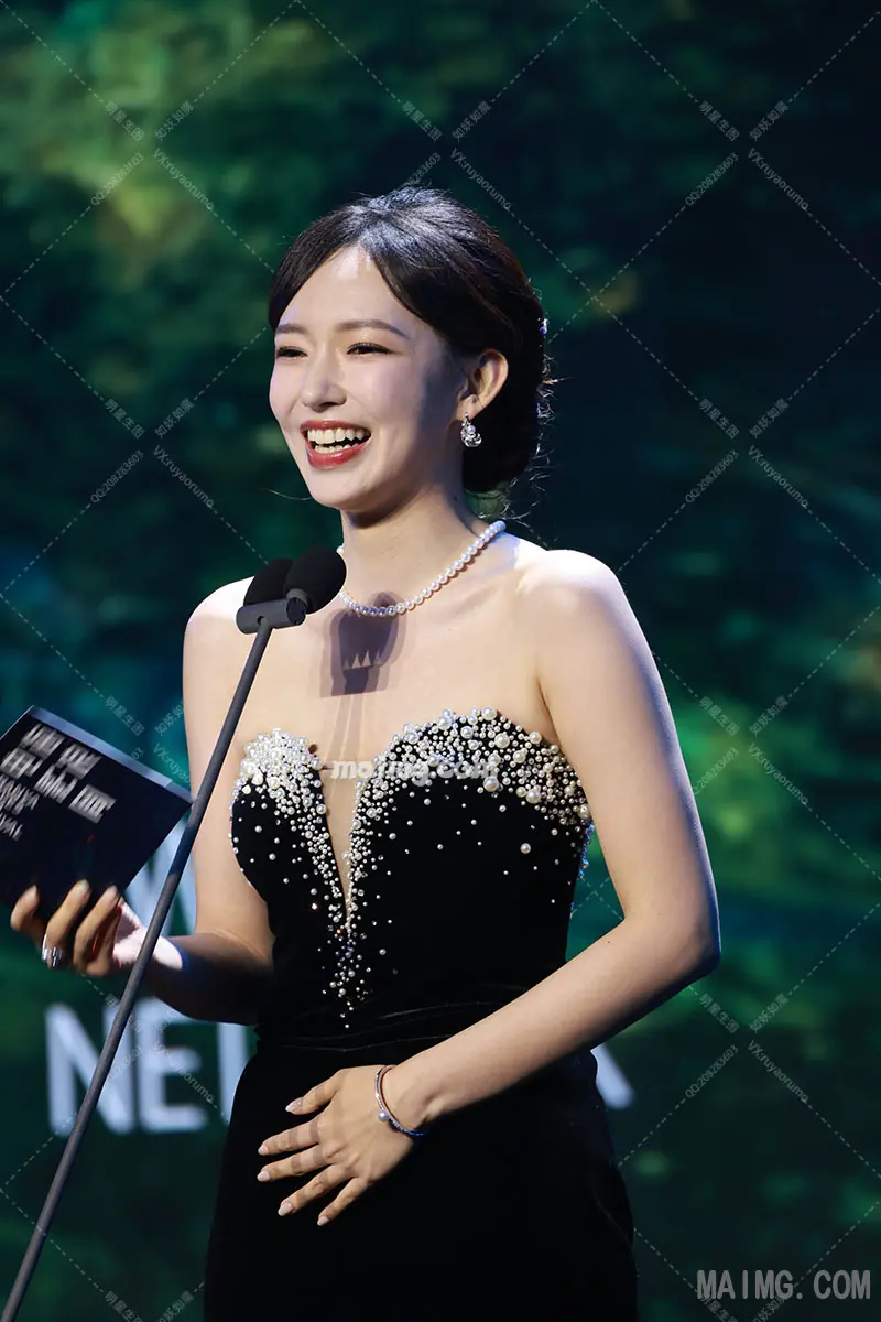 程潇阿那亚内场_watermark_1757299411431.webp