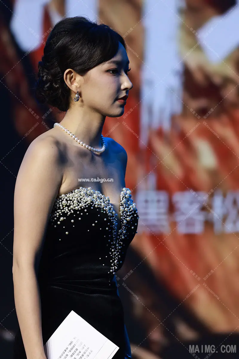 程潇阿那亚内场_watermark_1757299411432.webp