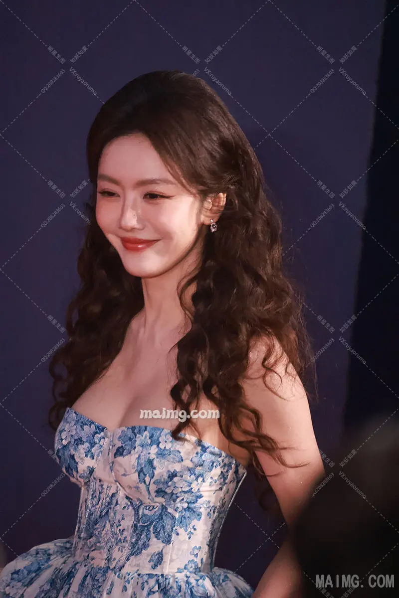 蔡文静_20250908T06073.webp
