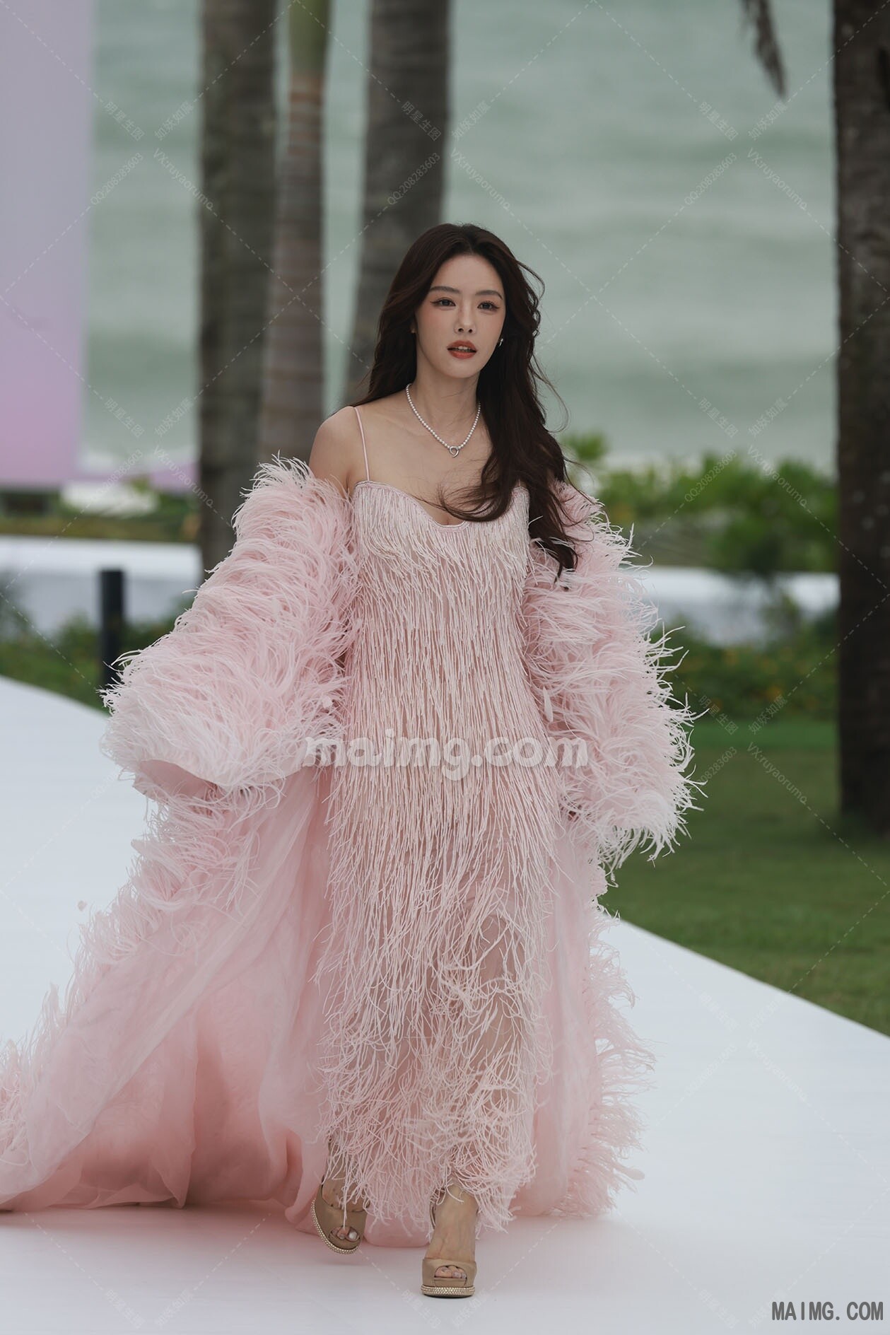 蔡文静 elle红毯