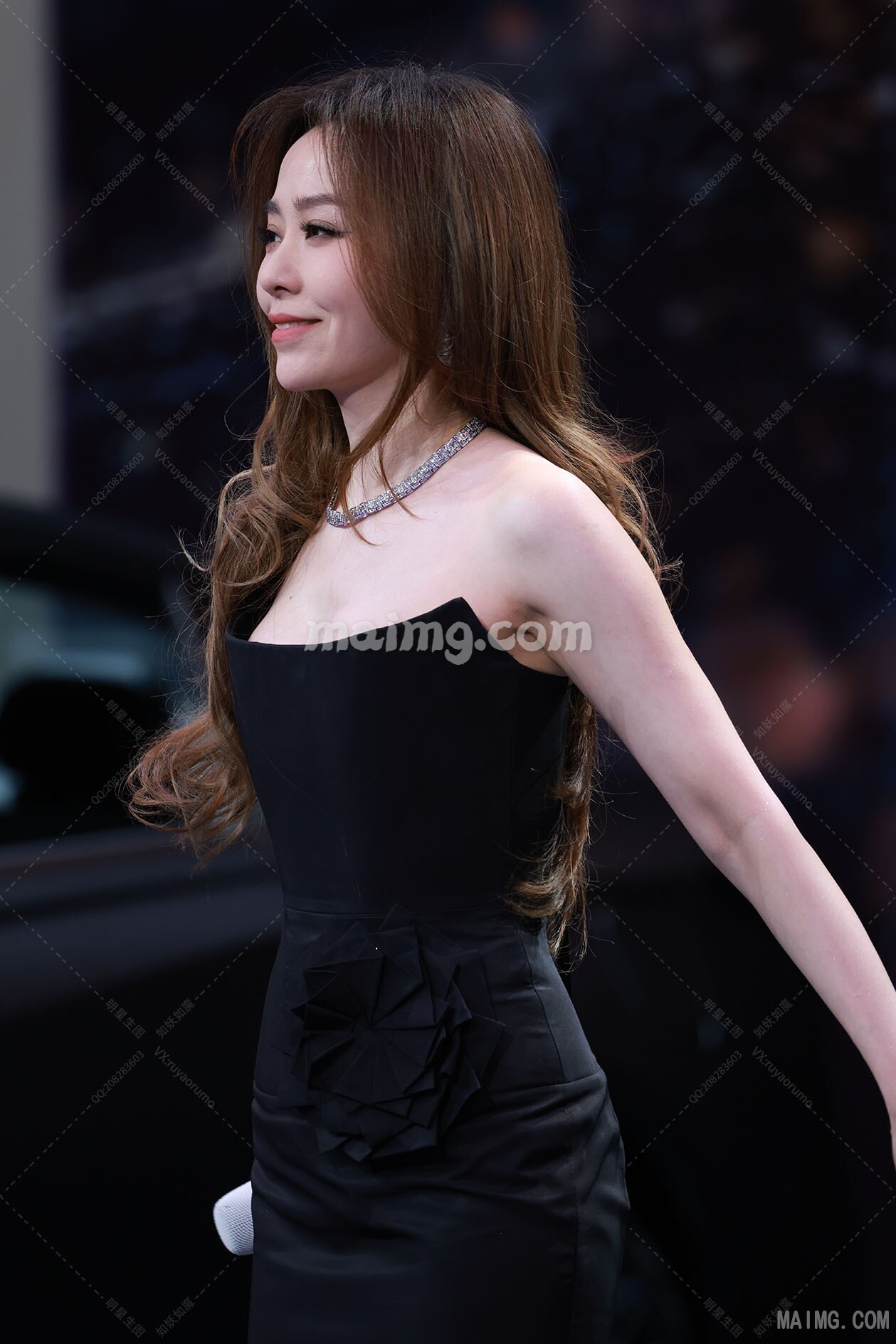 张靓颖 车展站台