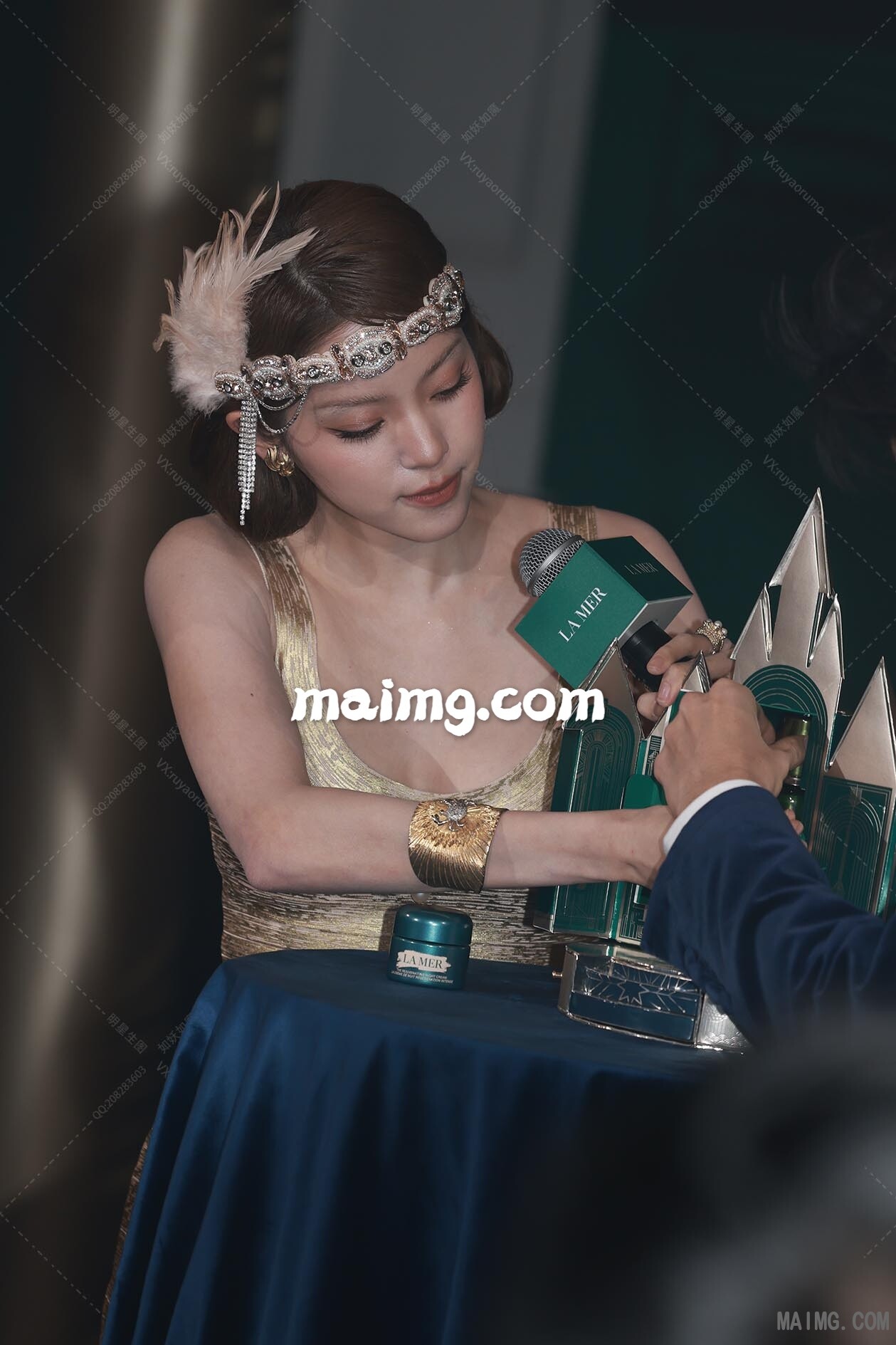 欧阳娜娜海蓝之谜站台