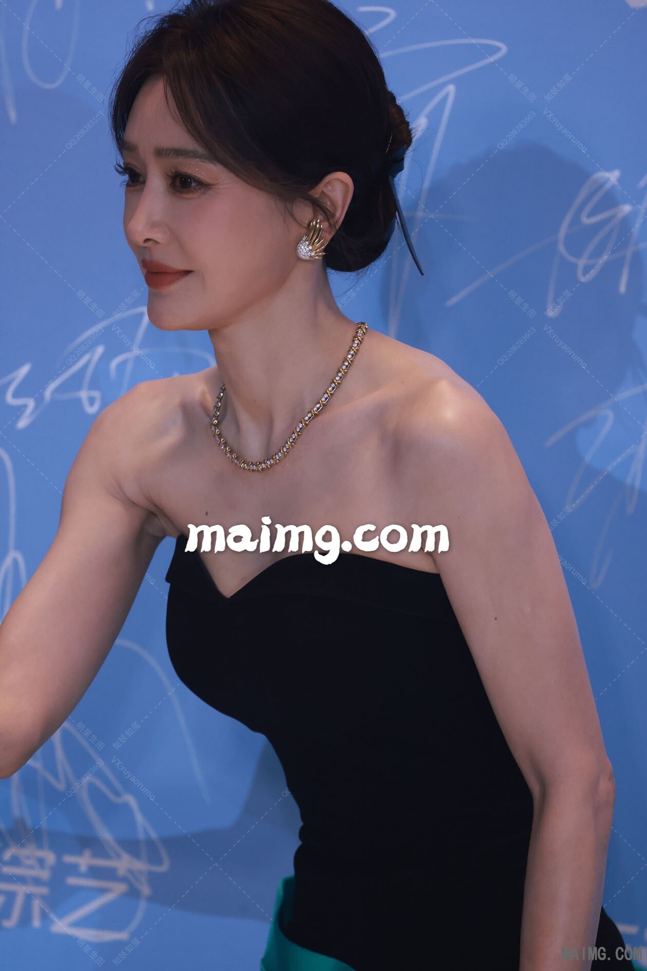 【已出】秦岚 爱奇艺尖叫夜红毯