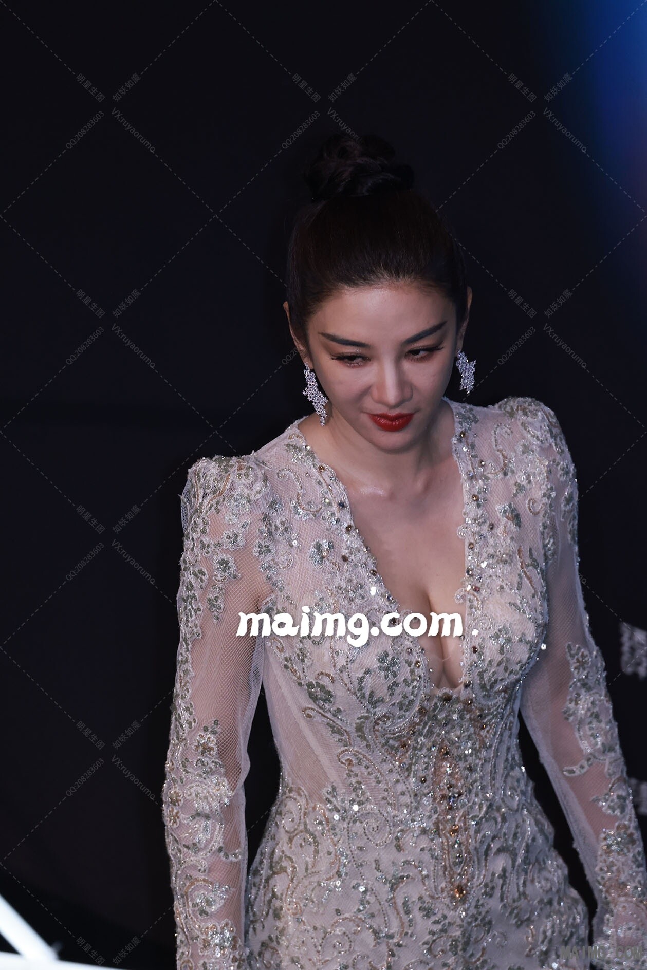 【已出】黄奕 芭莎红毯