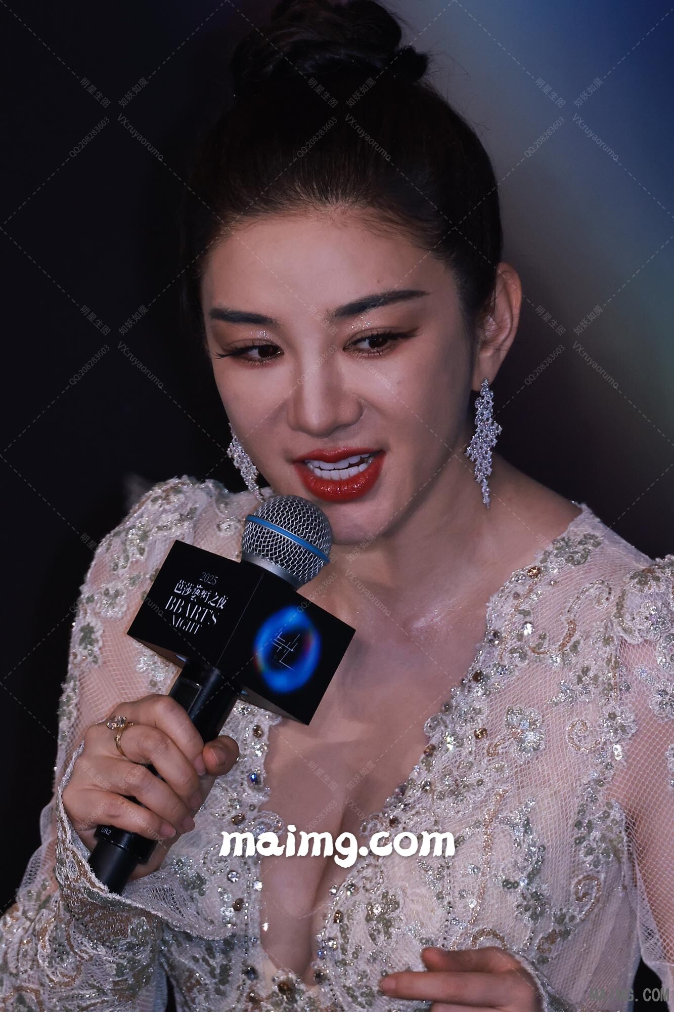 【已出】黄奕 芭莎红毯