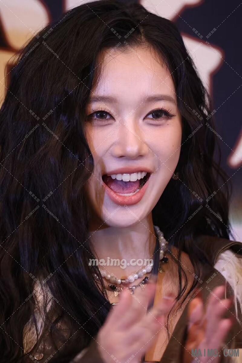 王珂 搜狐群访 黑丝