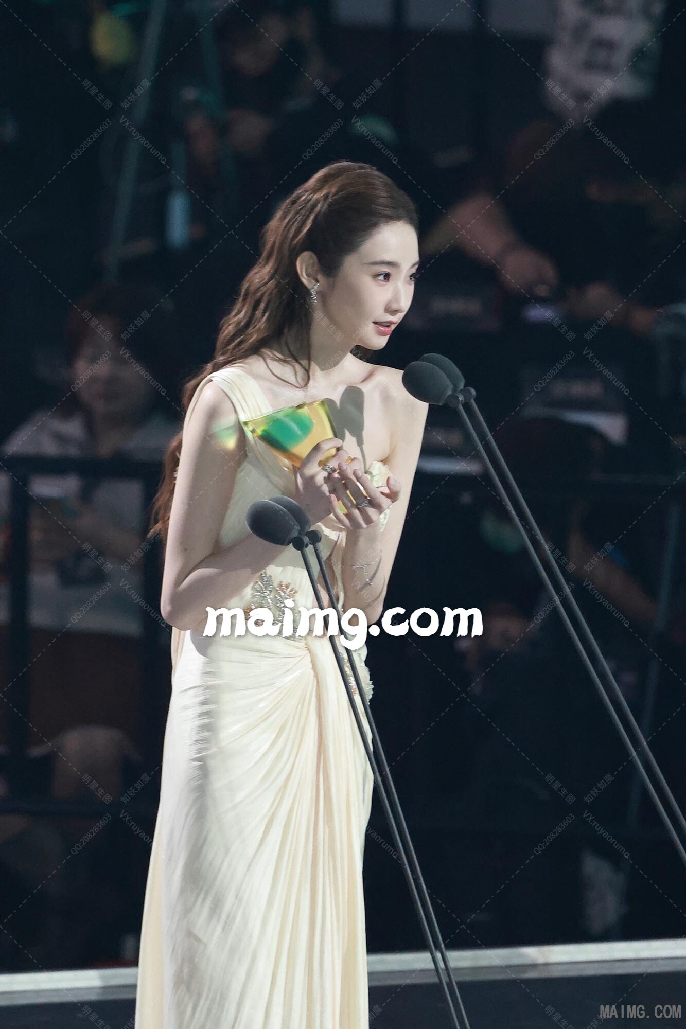 【已出】张艺凡 腾讯星光大赏内场