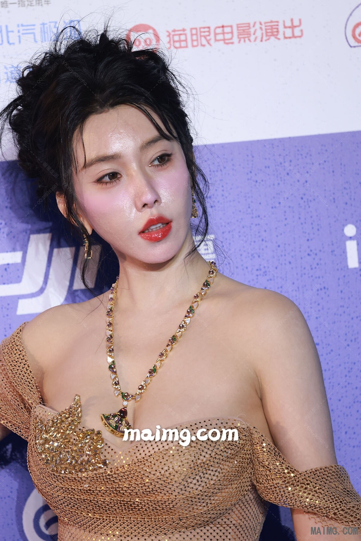 【已出】候伊荻 北京电影节开幕红毯摆拍