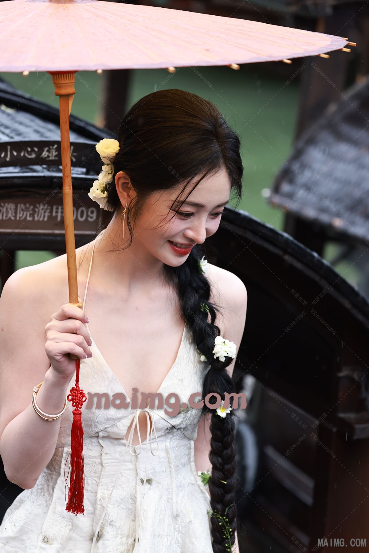 周洁琼 芭莎艺术年度美学盛典摆拍
